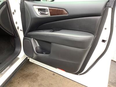 2013 Nissan Pathfinder Platinum   - Photo 36 - Crest Hill, IL 60403
