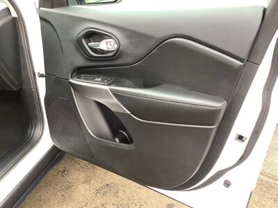 2019 Jeep Cherokee Latitude   - Photo 27 - Crest Hill, IL 60403