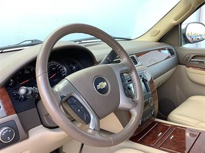 2010 Chevrolet Suburban LTZ   - Photo 24 - Crest Hill, IL 60403