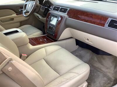 2010 Chevrolet Suburban LTZ   - Photo 36 - Crest Hill, IL 60403