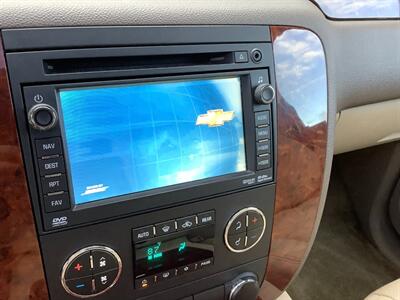 2010 Chevrolet Suburban LTZ   - Photo 19 - Crest Hill, IL 60403