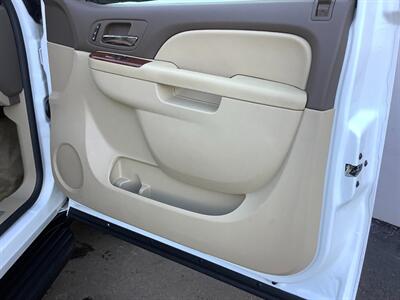 2010 Chevrolet Suburban LTZ   - Photo 34 - Crest Hill, IL 60403