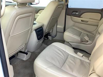 2010 Chevrolet Suburban LTZ   - Photo 28 - Crest Hill, IL 60403