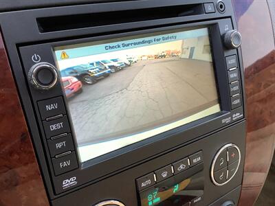 2010 Chevrolet Suburban LTZ   - Photo 14 - Crest Hill, IL 60403
