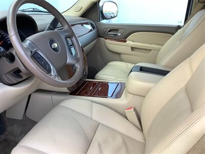 2010 Chevrolet Suburban LTZ   - Photo 18 - Crest Hill, IL 60403