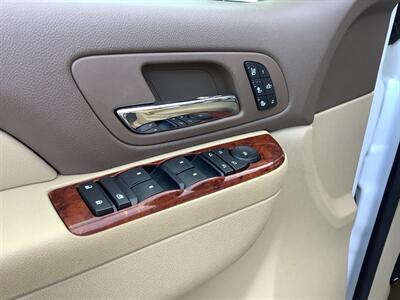 2010 Chevrolet Suburban LTZ   - Photo 16 - Crest Hill, IL 60403