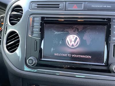 2017 Volkswagen Tiguan 2.0T Sport   - Photo 37 - Crest Hill, IL 60403