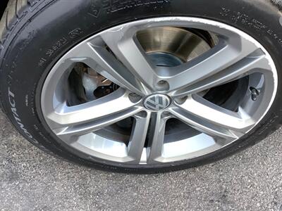 2017 Volkswagen Tiguan 2.0T Sport   - Photo 49 - Crest Hill, IL 60403