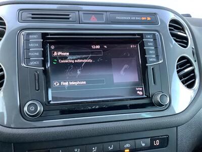 2017 Volkswagen Tiguan 2.0T Sport   - Photo 21 - Crest Hill, IL 60403