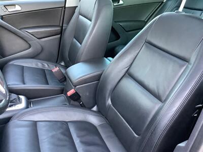 2017 Volkswagen Tiguan 2.0T Sport   - Photo 26 - Crest Hill, IL 60403