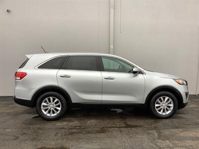 2018 Kia Sorento L - Photo 8 - Crest Hill, IL 60403