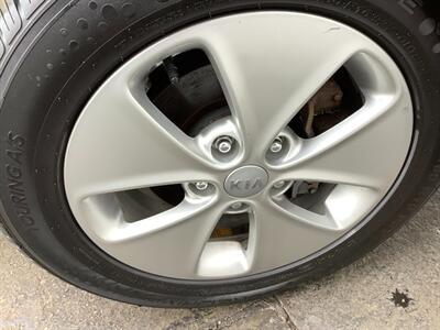 2015 Kia Soul - Photo 34 - Crest Hill, IL 60403