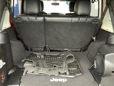 2013 Jeep Wrangler Sahara   - Photo 29 - Crest Hill, IL 60403