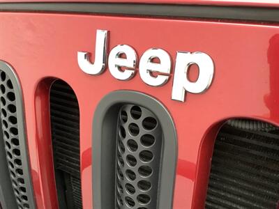 2013 Jeep Wrangler Sahara   - Photo 34 - Crest Hill, IL 60403