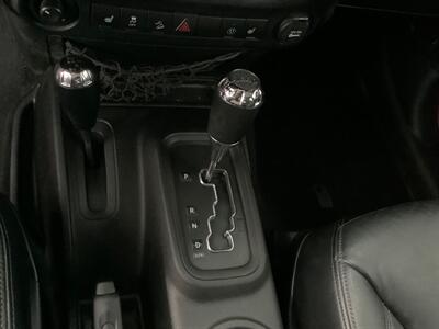 2013 Jeep Wrangler Sahara   - Photo 18 - Crest Hill, IL 60403