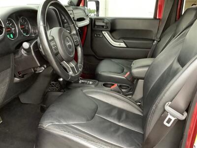 2013 Jeep Wrangler Sahara   - Photo 16 - Crest Hill, IL 60403