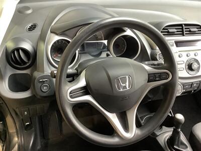 2013 Honda Fit 5 Speed Manual   - Photo 11 - Crest Hill, IL 60403