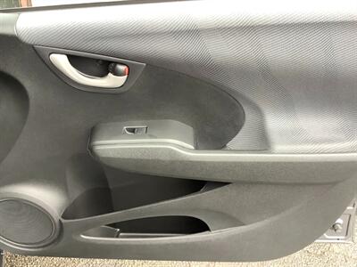 2013 Honda Fit 5 Speed Manual   - Photo 33 - Crest Hill, IL 60403