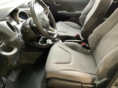2013 Honda Fit 5 Speed Manual   - Photo 24 - Crest Hill, IL 60403