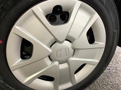 2013 Honda Fit 5 Speed Manual   - Photo 20 - Crest Hill, IL 60403