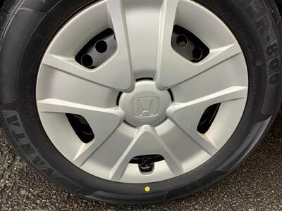2013 Honda Fit 5 Speed Manual   - Photo 39 - Crest Hill, IL 60403