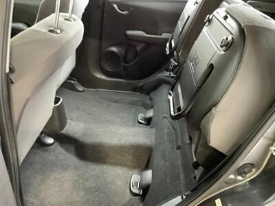 2013 Honda Fit 5 Speed Manual   - Photo 12 - Crest Hill, IL 60403