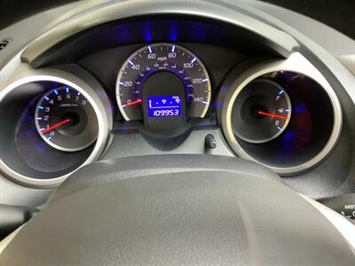 2013 Honda Fit 5 Speed Manual   - Photo 27 - Crest Hill, IL 60403