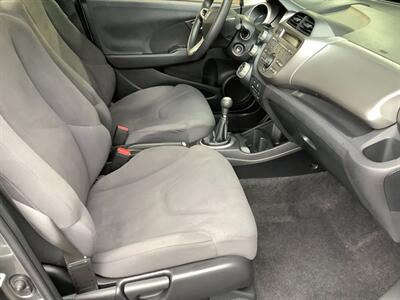2013 Honda Fit 5 Speed Manual   - Photo 34 - Crest Hill, IL 60403