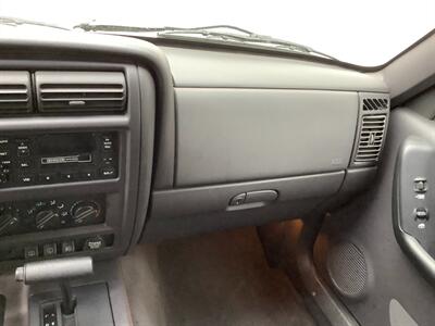 2001 Jeep Cherokee Sport   - Photo 16 - Crest Hill, IL 60403