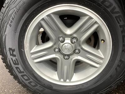 2001 Jeep Cherokee Sport   - Photo 36 - Crest Hill, IL 60403