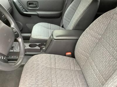 2001 Jeep Cherokee Sport   - Photo 13 - Crest Hill, IL 60403