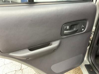 2001 Jeep Cherokee Sport   - Photo 20 - Crest Hill, IL 60403