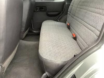 2001 Jeep Cherokee Sport   - Photo 21 - Crest Hill, IL 60403