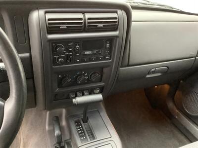 2001 Jeep Cherokee Sport   - Photo 15 - Crest Hill, IL 60403