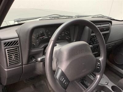 2001 Jeep Cherokee Sport   - Photo 17 - Crest Hill, IL 60403