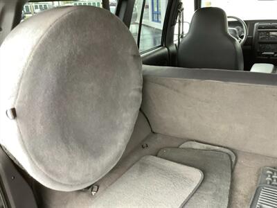 2001 Jeep Cherokee Sport   - Photo 34 - Crest Hill, IL 60403