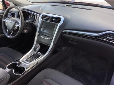 2015 Ford Fusion Hybrid SE   - Photo 31 - Crest Hill, IL 60403