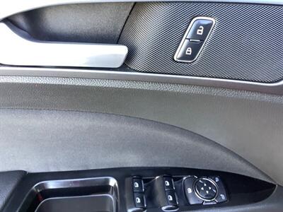 2015 Ford Fusion Hybrid SE   - Photo 11 - Crest Hill, IL 60403