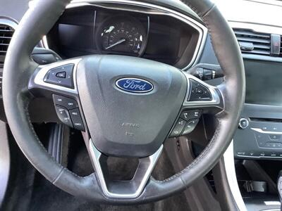 2015 Ford Fusion Hybrid SE   - Photo 15 - Crest Hill, IL 60403