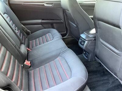 2015 Ford Fusion Hybrid SE   - Photo 26 - Crest Hill, IL 60403