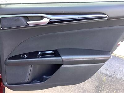 2015 Ford Fusion Hybrid SE   - Photo 25 - Crest Hill, IL 60403