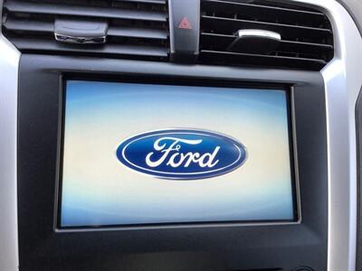 2015 Ford Fusion Hybrid SE   - Photo 17 - Crest Hill, IL 60403