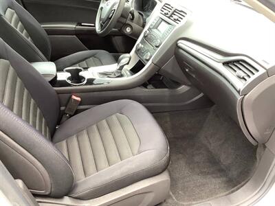 2014 Ford Fusion SE - Photo 32 - Crest Hill, IL 60403