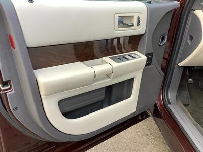 2010 Ford Flex SEL - Photo 12 - Crest Hill, IL 60403
