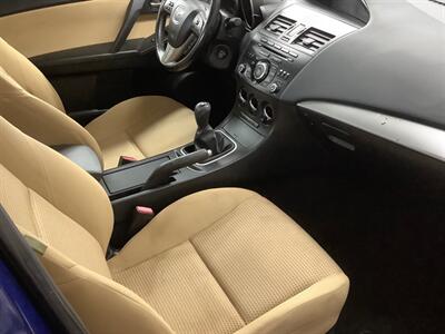 2012 Mazda Mazda3 i Touring   - Photo 25 - Crest Hill, IL 60403
