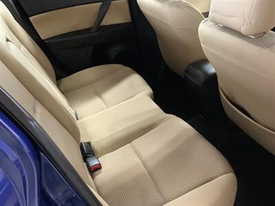 2012 Mazda Mazda3 i Touring   - Photo 23 - Crest Hill, IL 60403