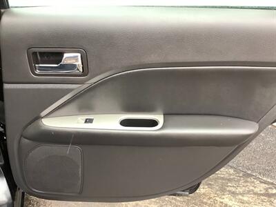 2011 Ford Fusion Hybrid   - Photo 19 - Crest Hill, IL 60403
