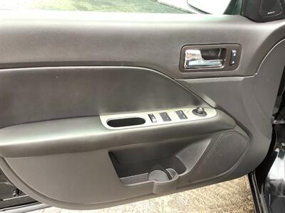 2011 Ford Fusion Hybrid   - Photo 40 - Crest Hill, IL 60403