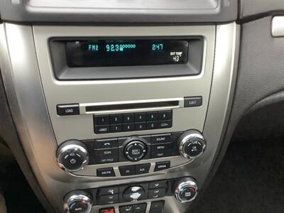 2011 Ford Fusion Hybrid   - Photo 13 - Crest Hill, IL 60403