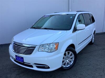 2014 Chrysler Town and Country Touring   - Photo 2 - Crest Hill, IL 60403